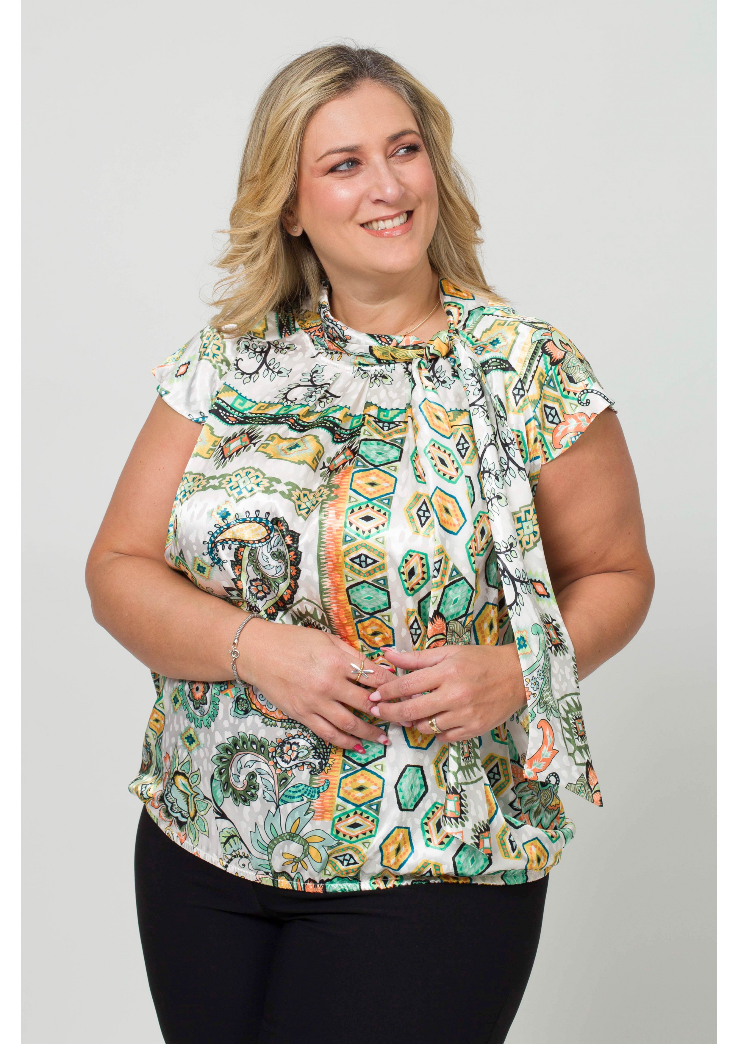 235016 - Blusa em tecido...