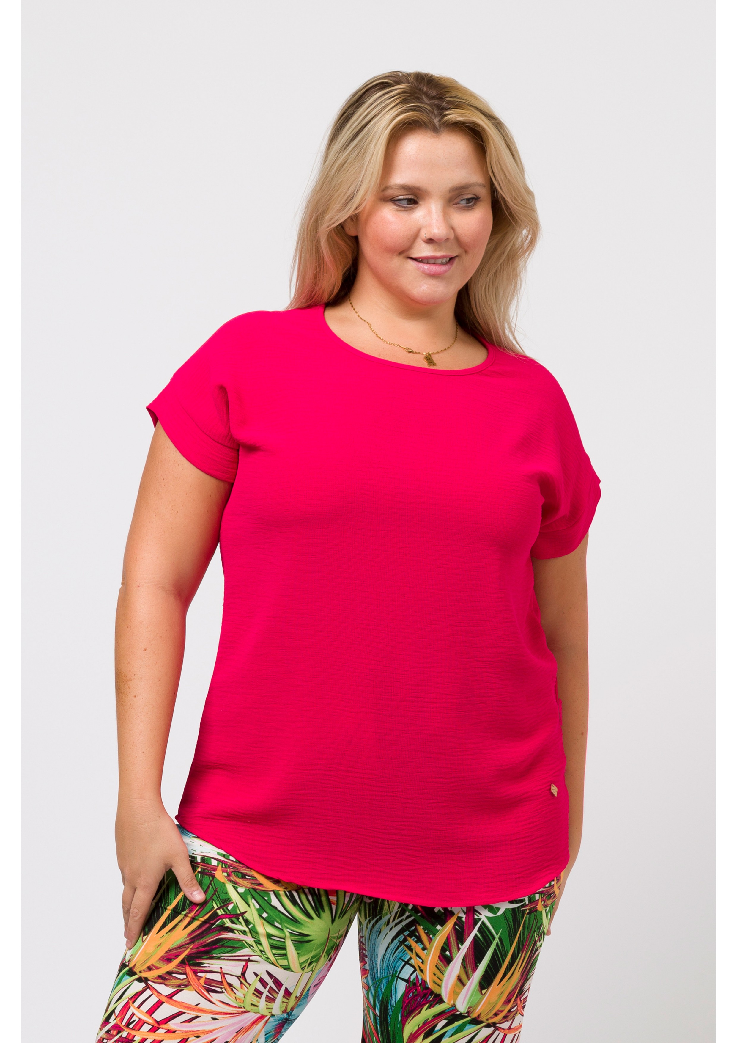 Tunic in solid fabric...