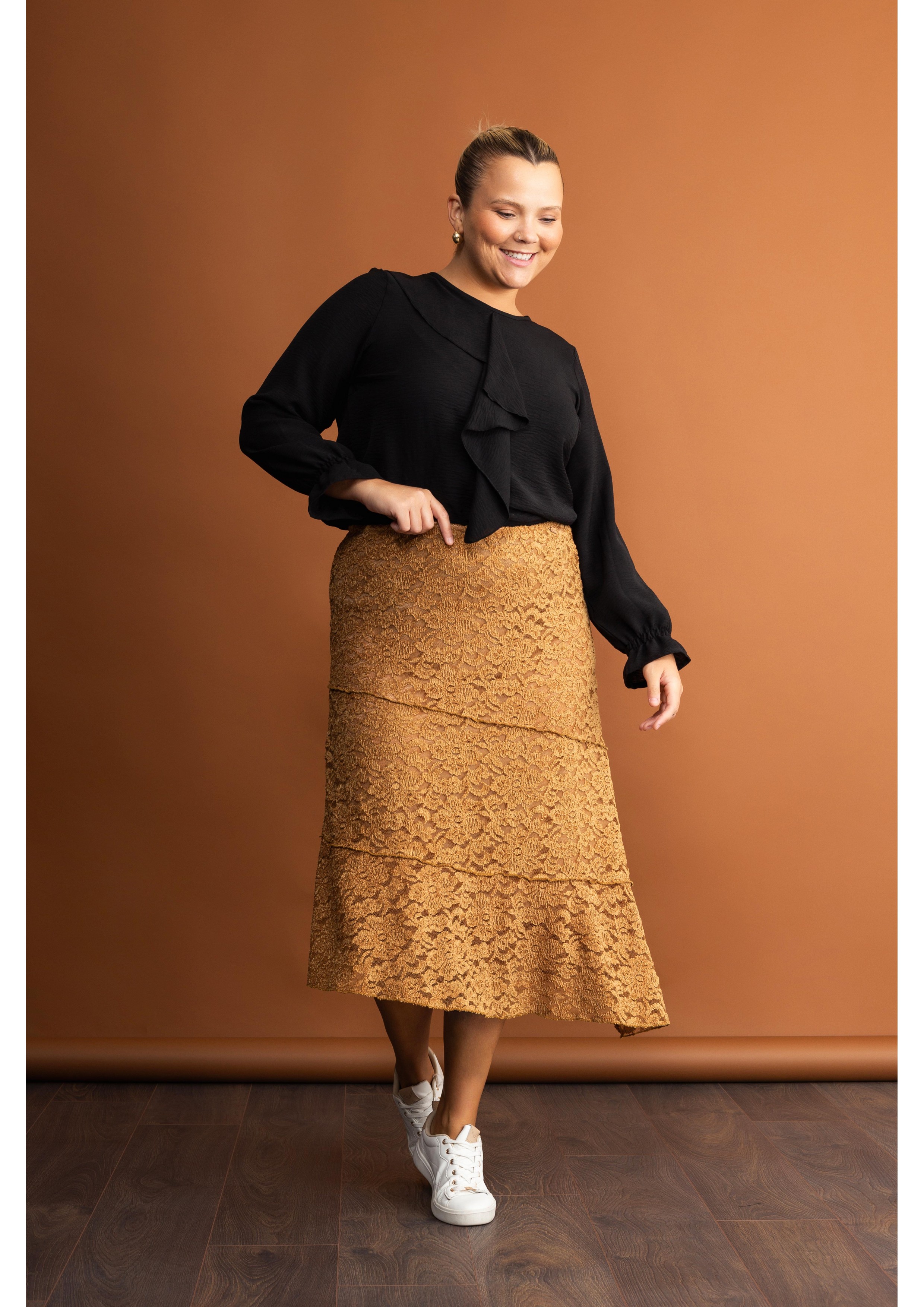 Lace Skirt with Relief Fall...