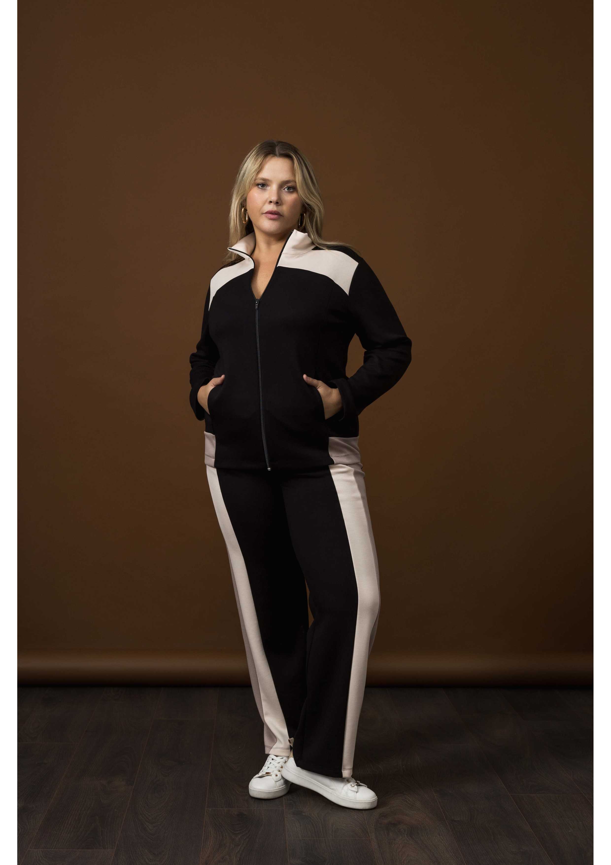 Ensemble de sport en maille...