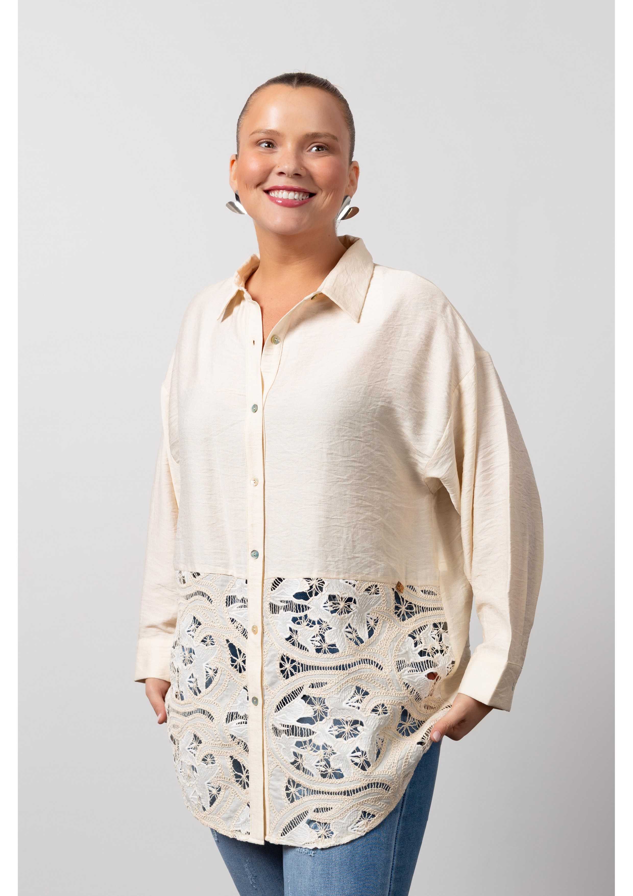 Blouse en tissu uni...