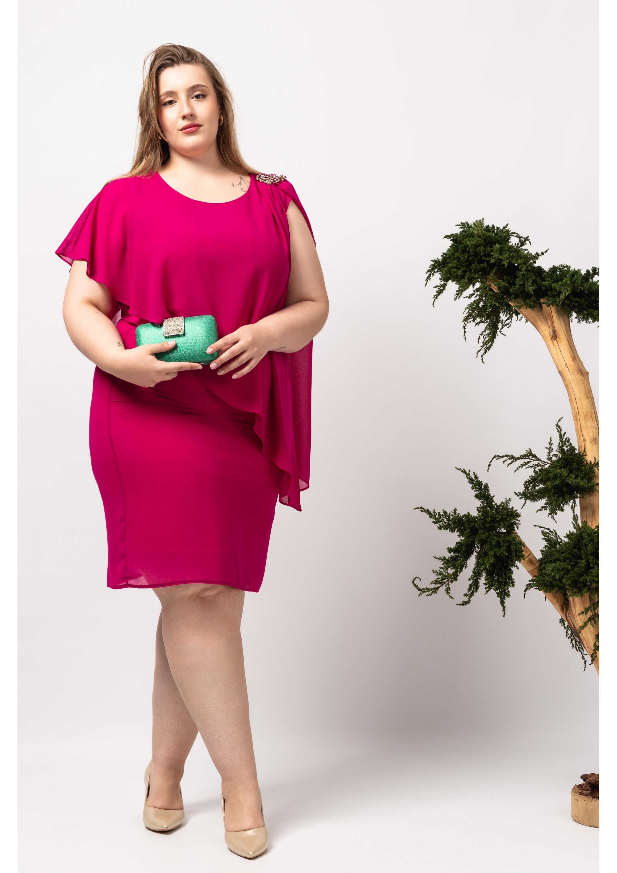 Robe en tissu uni...