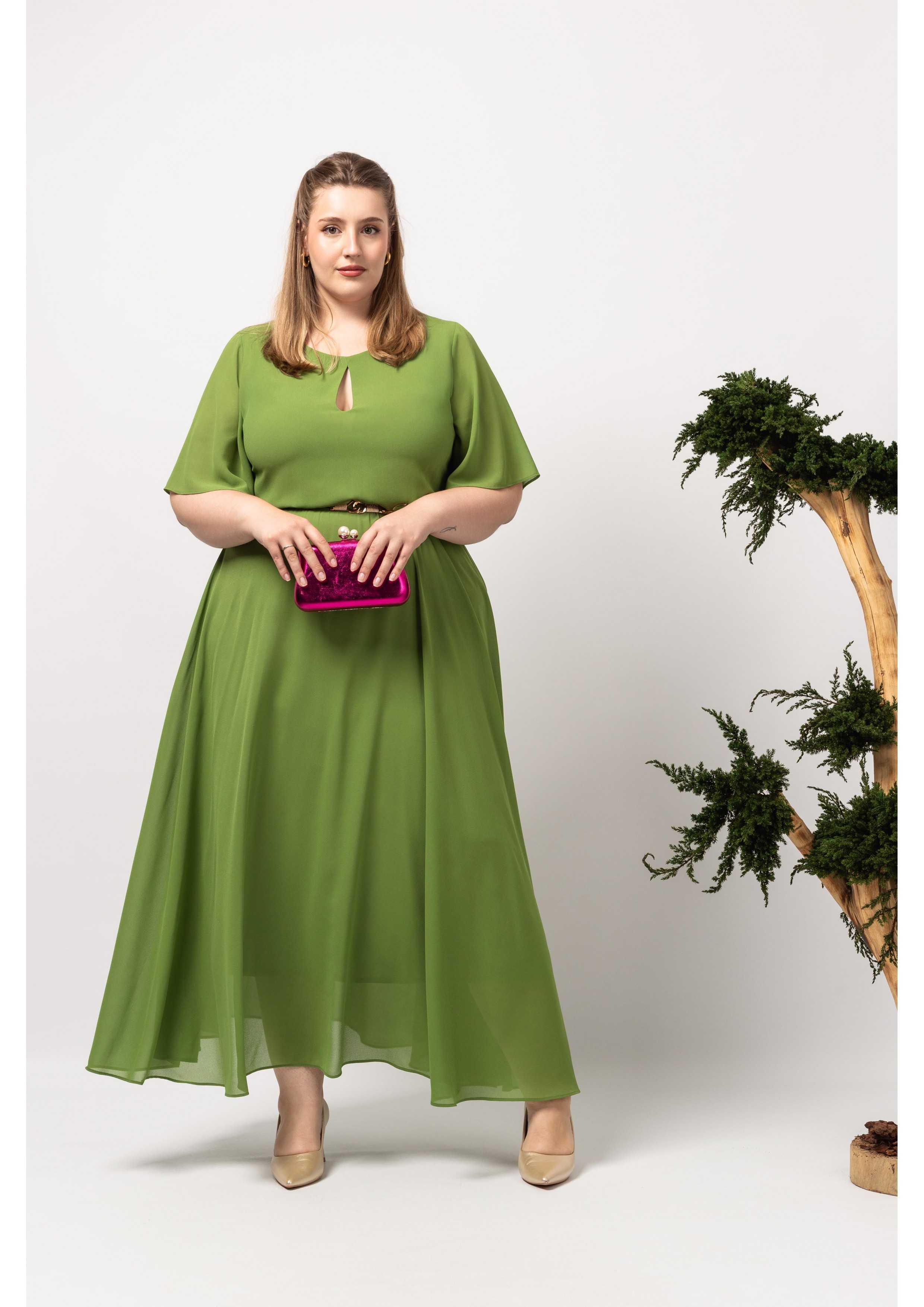 Robe en tissu uni...