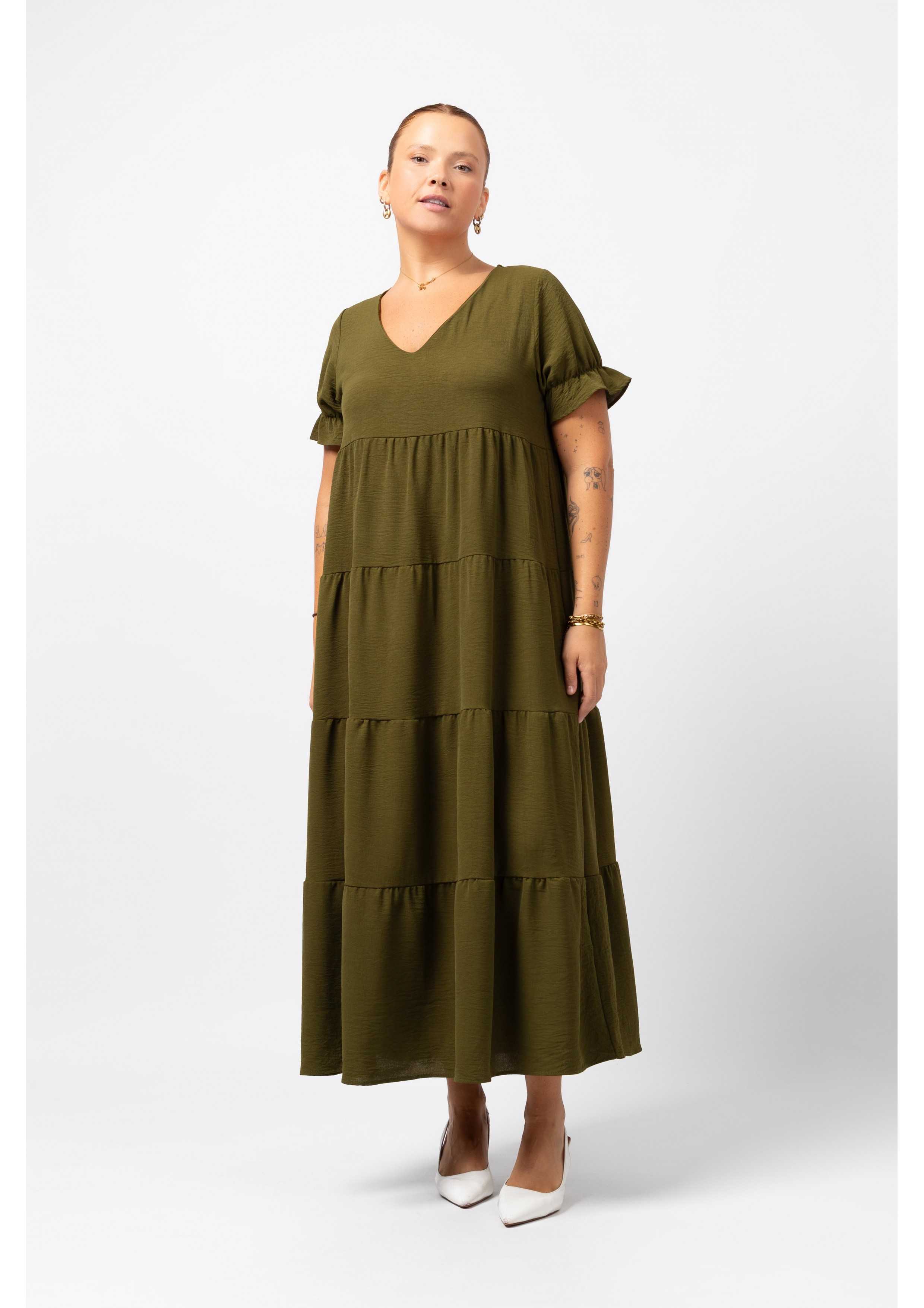 Vestido en tejido liso...