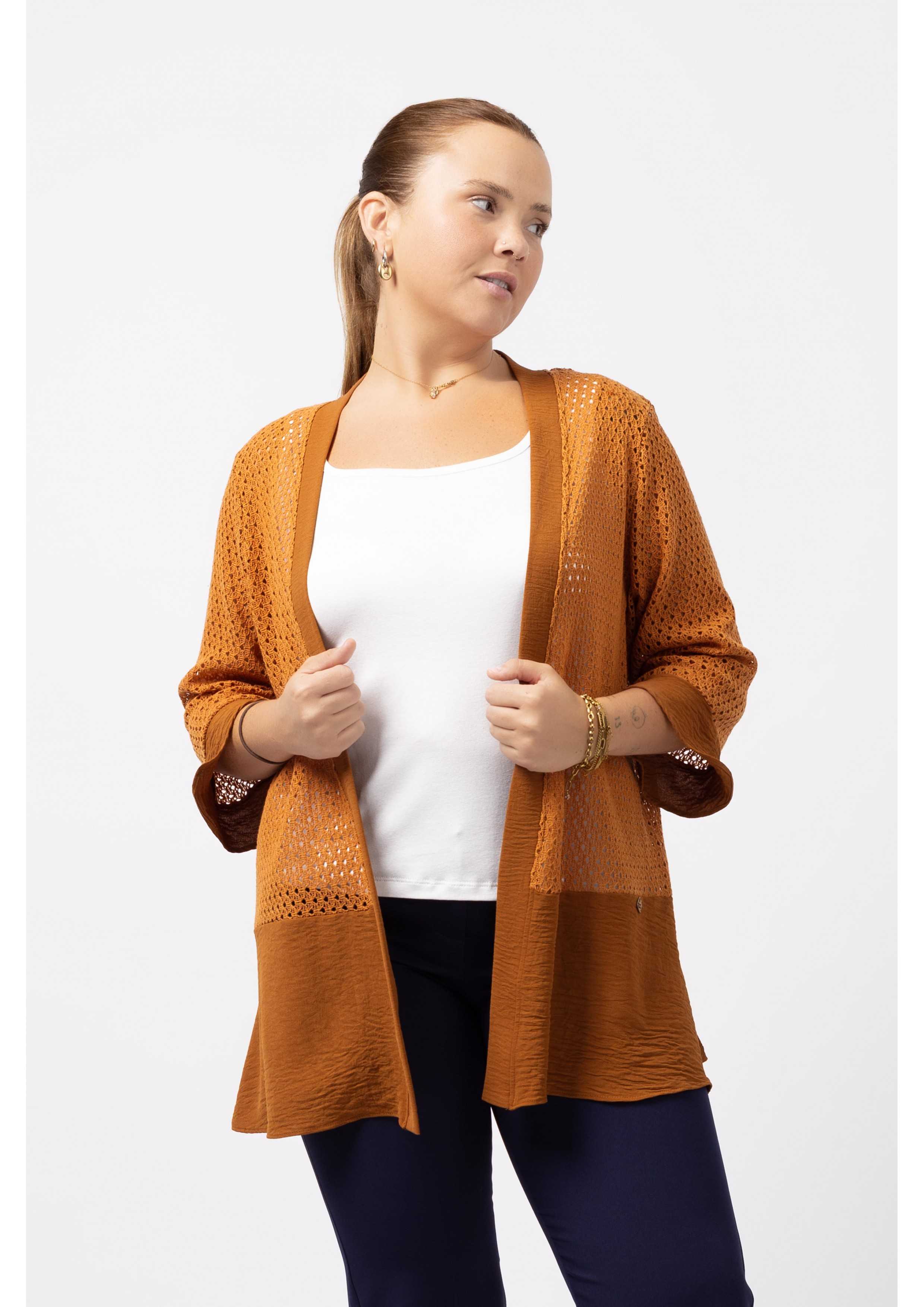 Veste en dentelle unie...