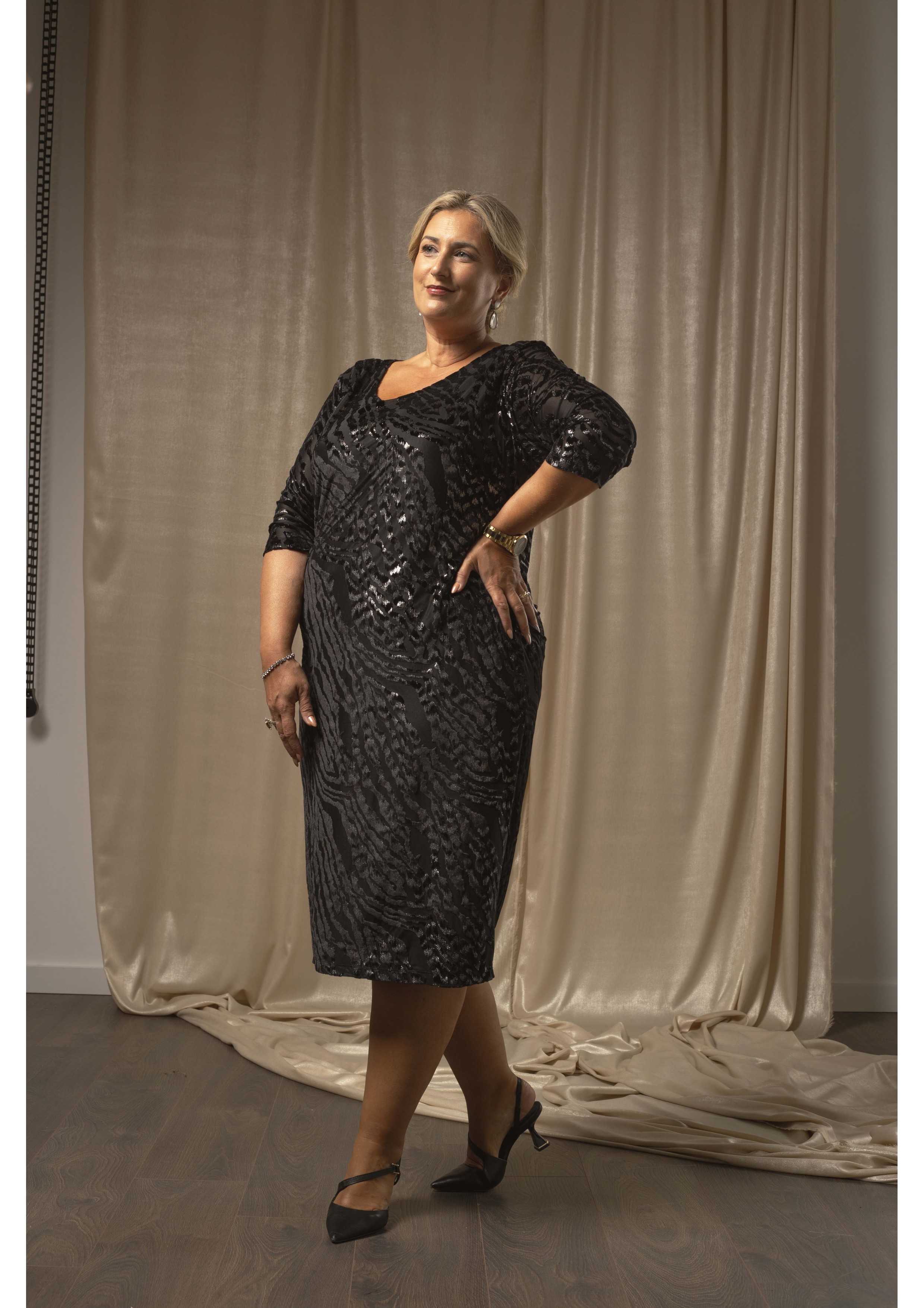 Dress in knitted fabric...