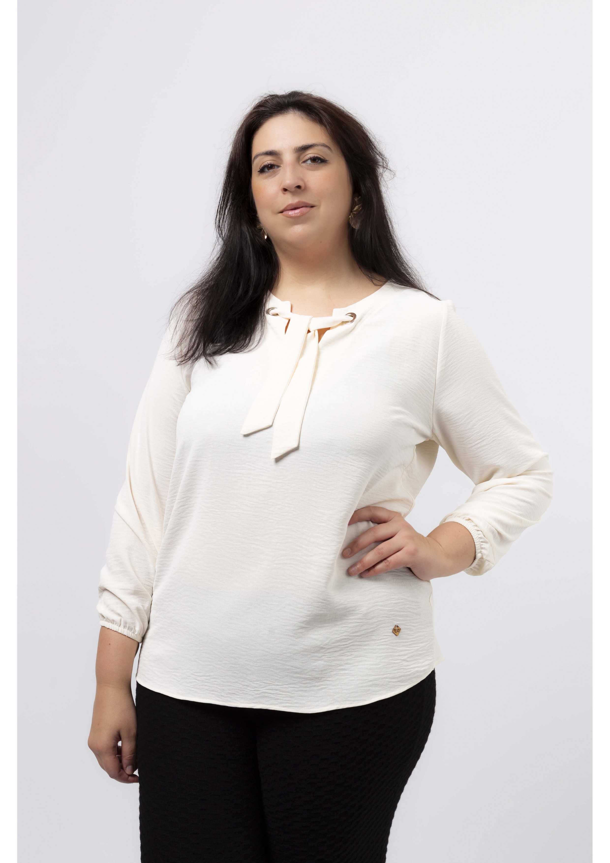 255035 - Blusa em tecido...