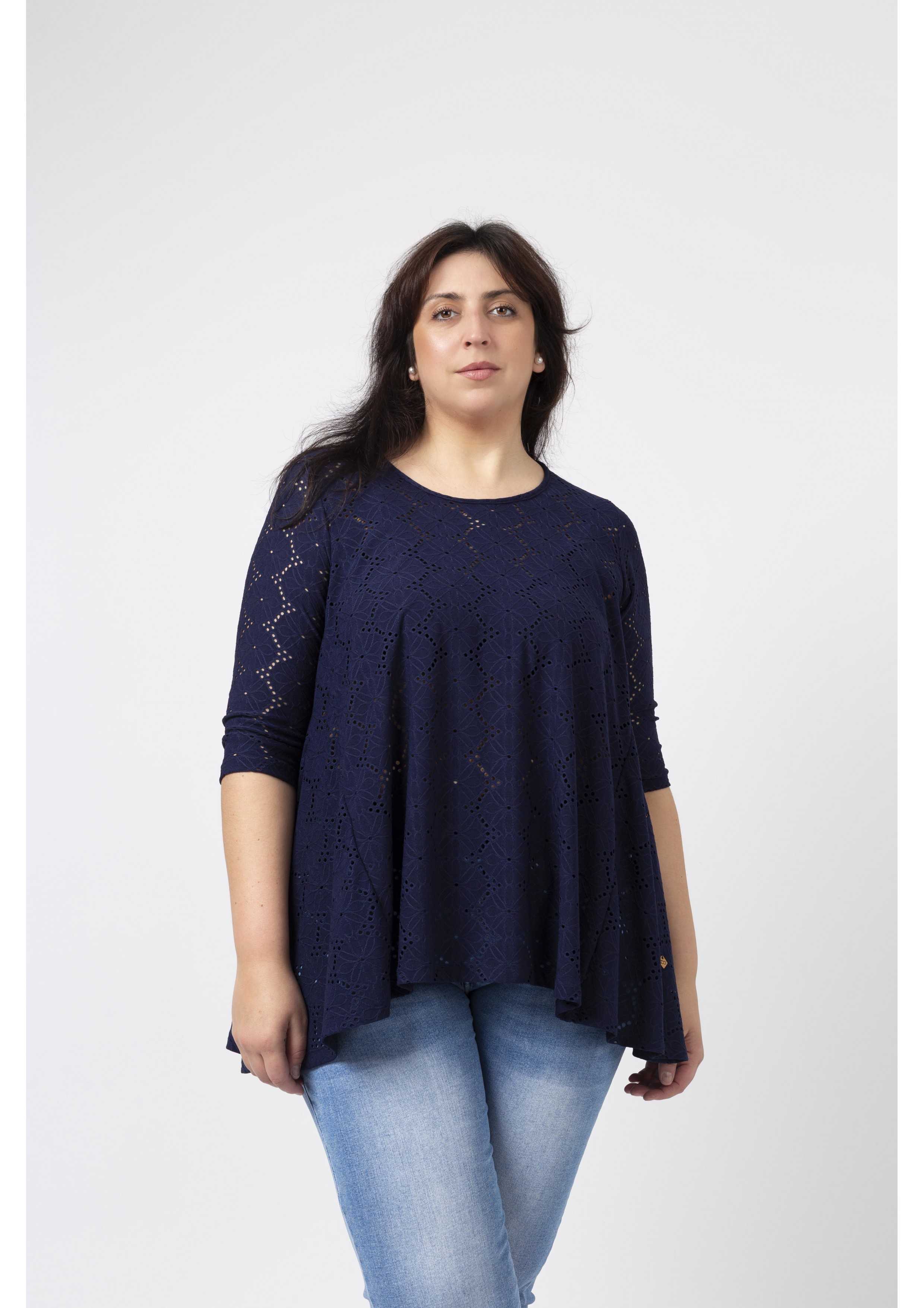 251224 - Tunique en maille lisse travaillée Collection Printemps Été Grandes Tailles pour la vente par Teresa Cardoso Oliveira